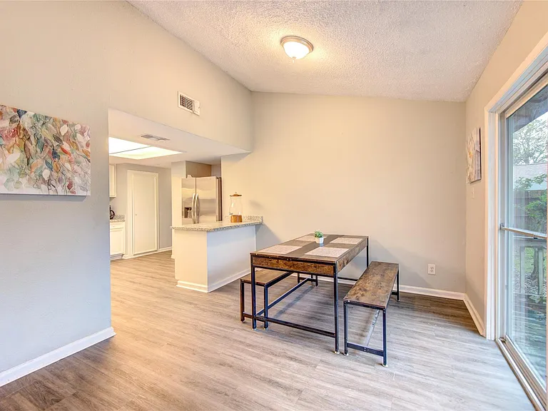 4106 California St — Photo 7