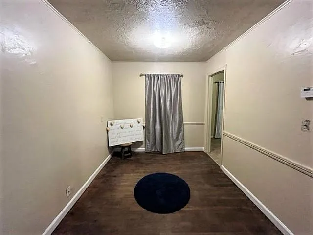 205 E Marshall Dr — Photo 3