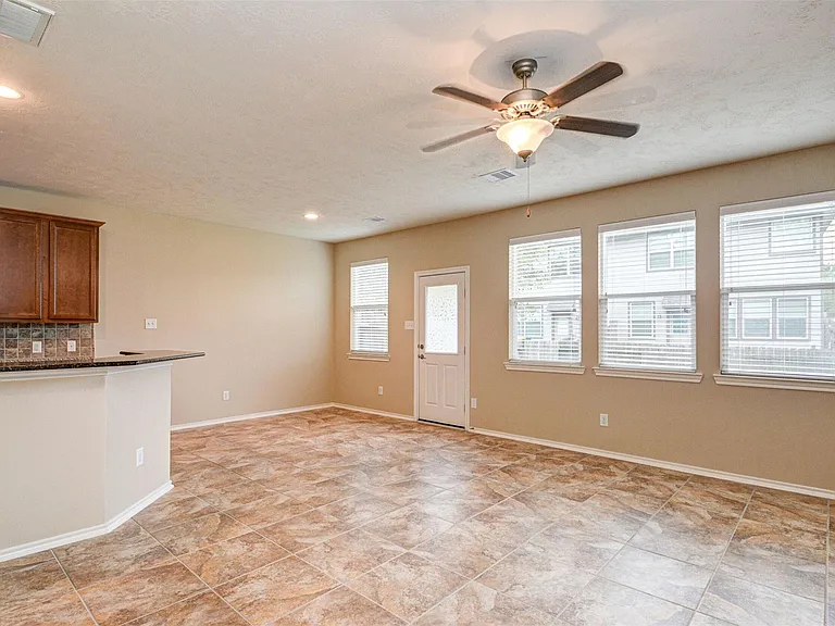 23 Fairlee Ct — Photo 11