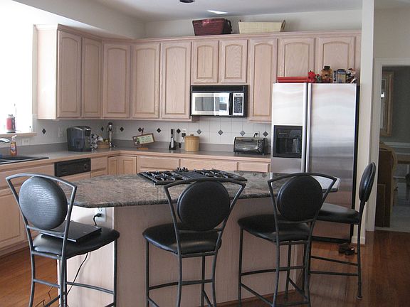 Centerpiece granite island