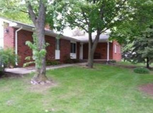 3467 Hope Lake Dr, Brighton, MI 48114