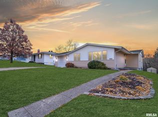 5602 N Graceland Dr, Peoria, IL