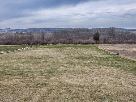 4th image of S30W27720 Creekside Ct