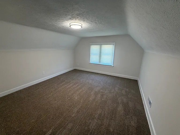 10524 Lee Ave — Photo 14