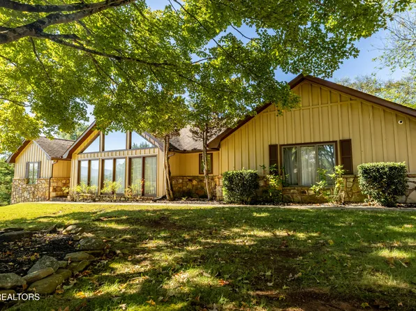 911 Bert Garner Ln, Maryville, TN 37803