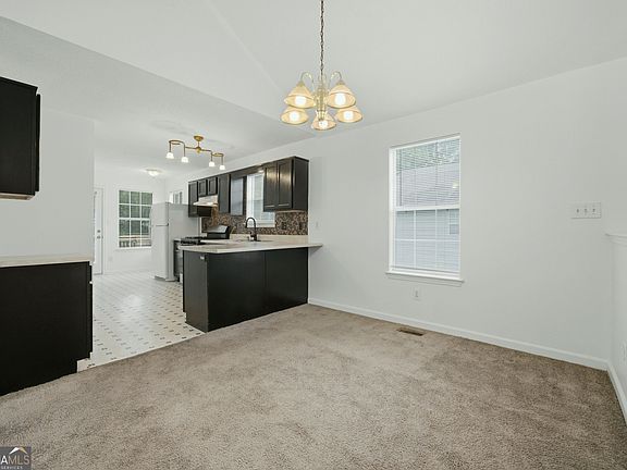 5th image of 1596 Wembley Dr