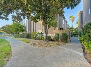 898 Woodside Ln E UNIT 4, Sacramento, CA 95825