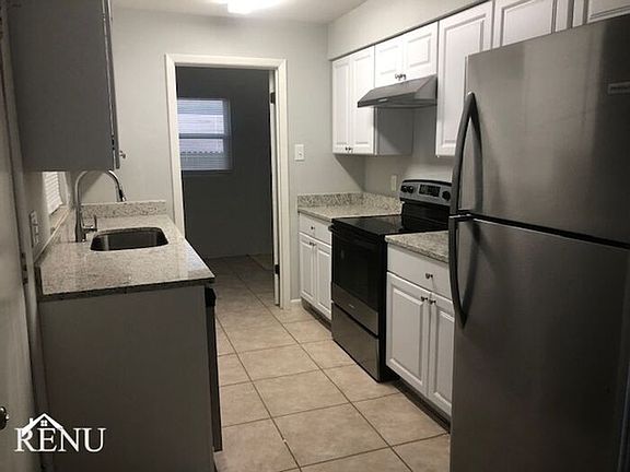 2nd image of 8235 Cathy Ann St