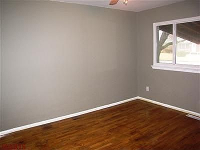5th image of 720 Loyola Dr