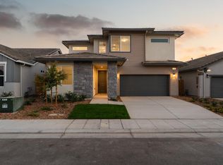 960 W Ponderosa Way, Madera, CA 93636