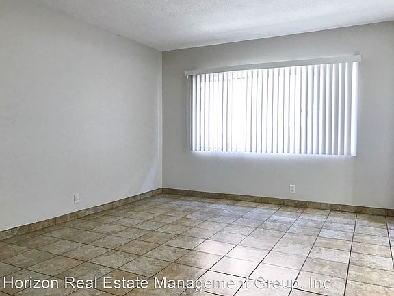4th image of 306 E Hyde Park Blvd APT 5