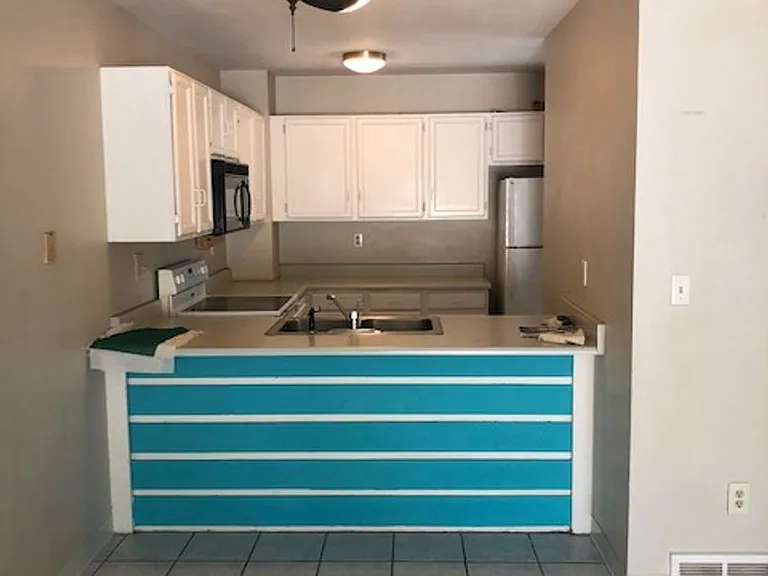 2033 Gyros Cir #166 — Photo 11