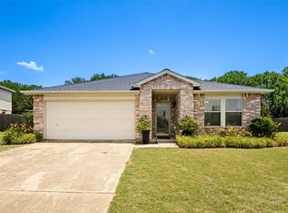 8909 Glen Falls Ln, Denton, TX 76210