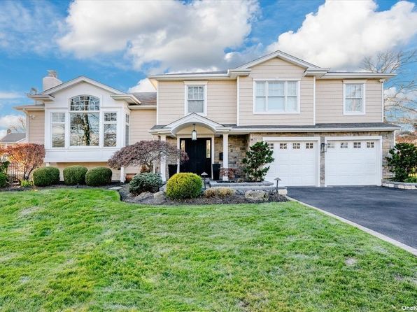 Massapequa NY Luxury Homes For Sale - 70 Homes | Zillow