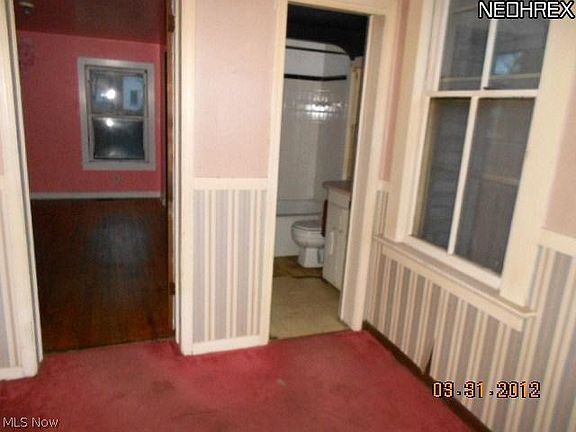 4th image of 218-220 5th St