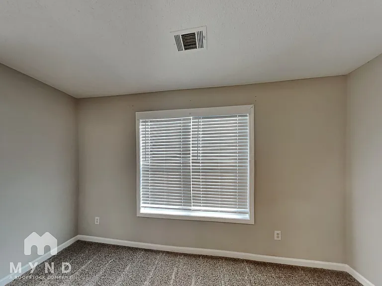 1013 Vineyard Walk — Photo 9