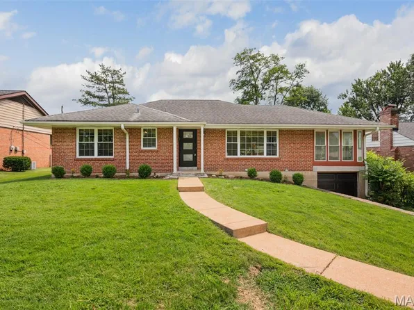 8104 Edinburgh Dr, Saint Louis, MO 63105