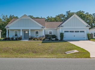 33 Stillmont Dr, Crawfordville, FL 32327