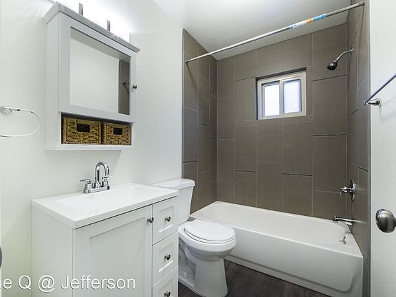 3rd image of 424 Jefferson St NE APT 2