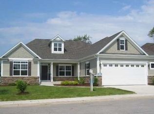 2044 Windham Cir, Wheaton, IL 60187