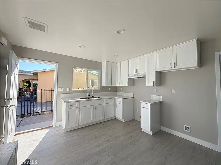 621 Leonard Ave #621A — Photo 5