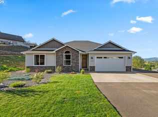 200 Madera Ln, Roseburg, OR