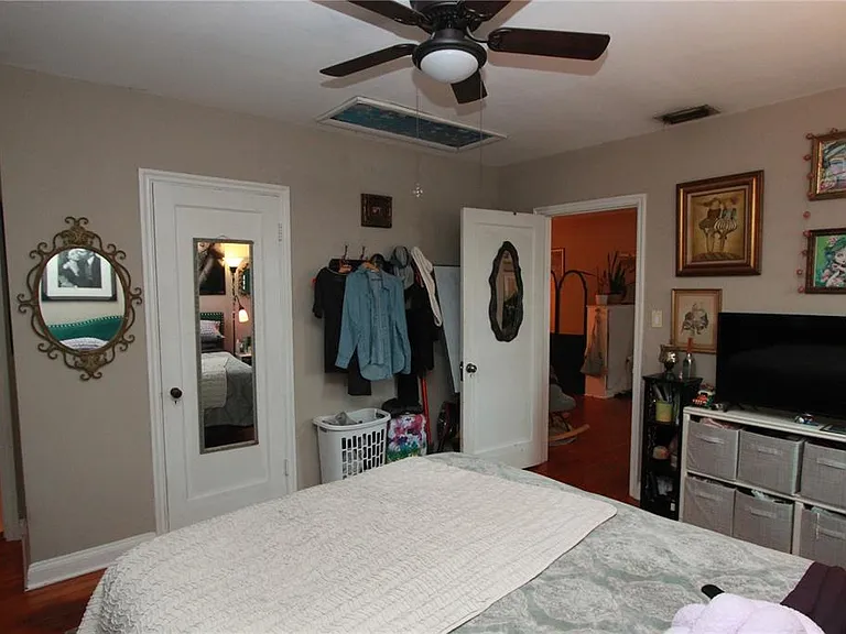 415 E Gore St — Photo 16