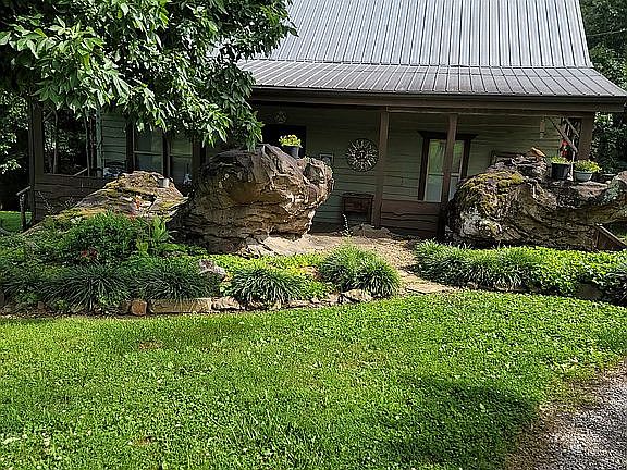 2nd image of 476 County Road 295