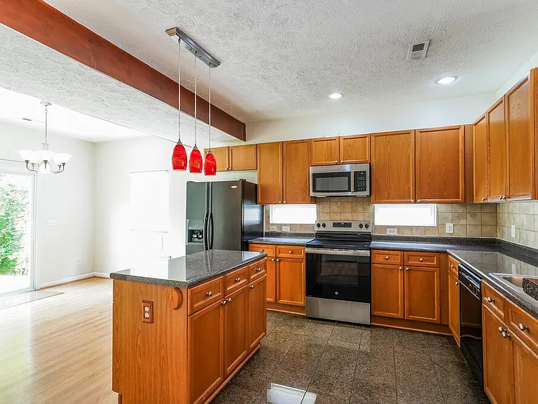 7212 Legacy Dr — Photo 9