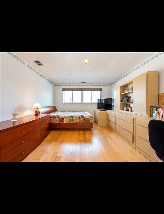 2nd image of 3042 14th St