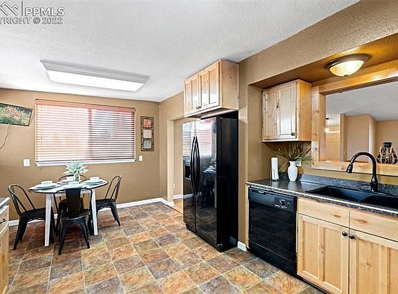 4th image of 1204 Eastmeadow Dr