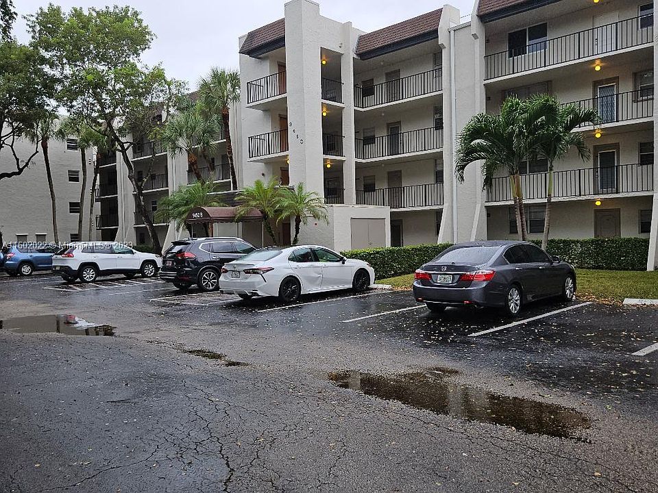 1st image of 9450 Poinciana Pl APT 305
