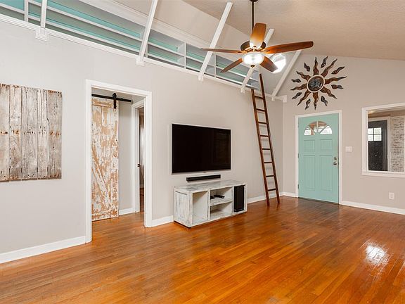 3rd image of 2209 N 15th Ave