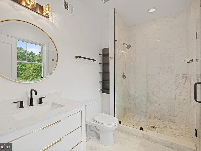 8609 Woodbrook Ln — Photo 32