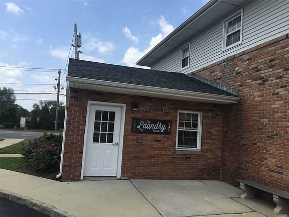 3rd image of 336 Kensington Ln