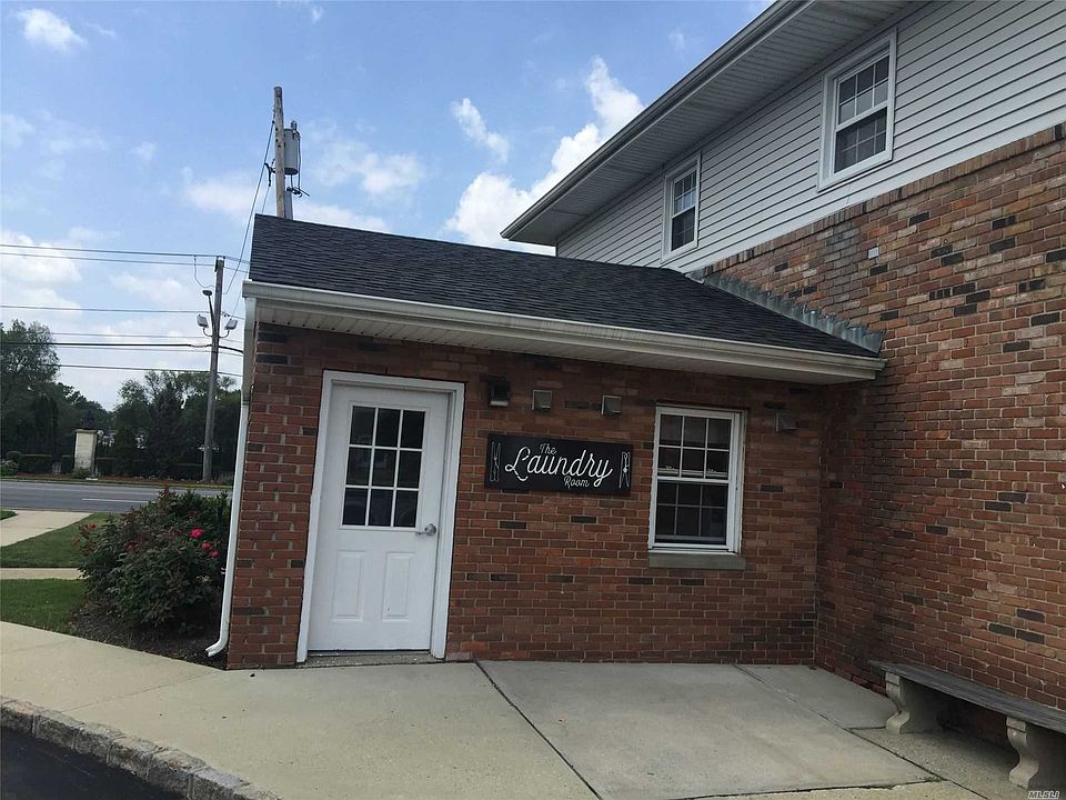 2nd image of 348 Kensington Ln