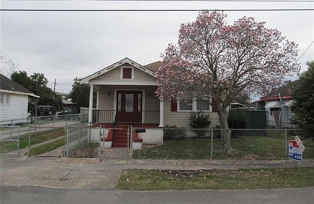 1st image of 728 Estalote Ave