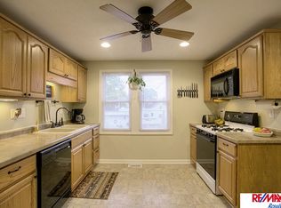 4327 S 39th St, Omaha, NE 68107