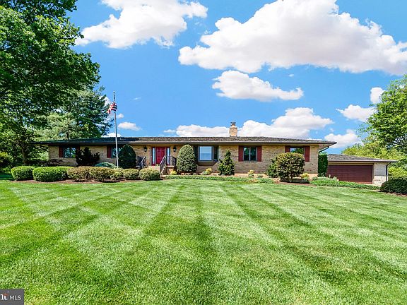 2nd image of 4560 Lawnvale Dr
