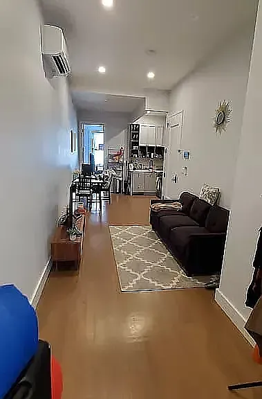 331 Vernon Ave #2R — Photo 1