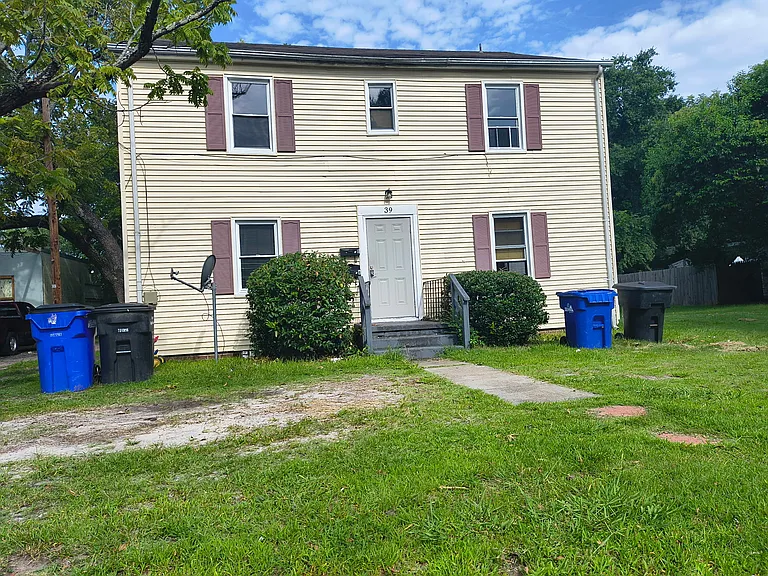 39 Emmons Pl #B — Photo 1