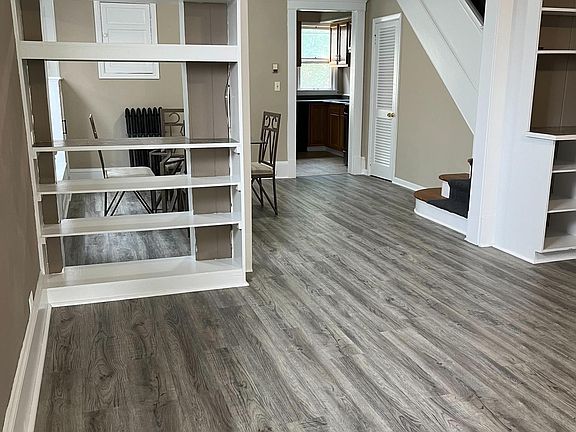2nd image of 1551 Mars Ave
