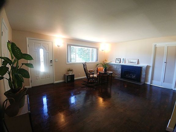 4th image of 20612 Cypress Way