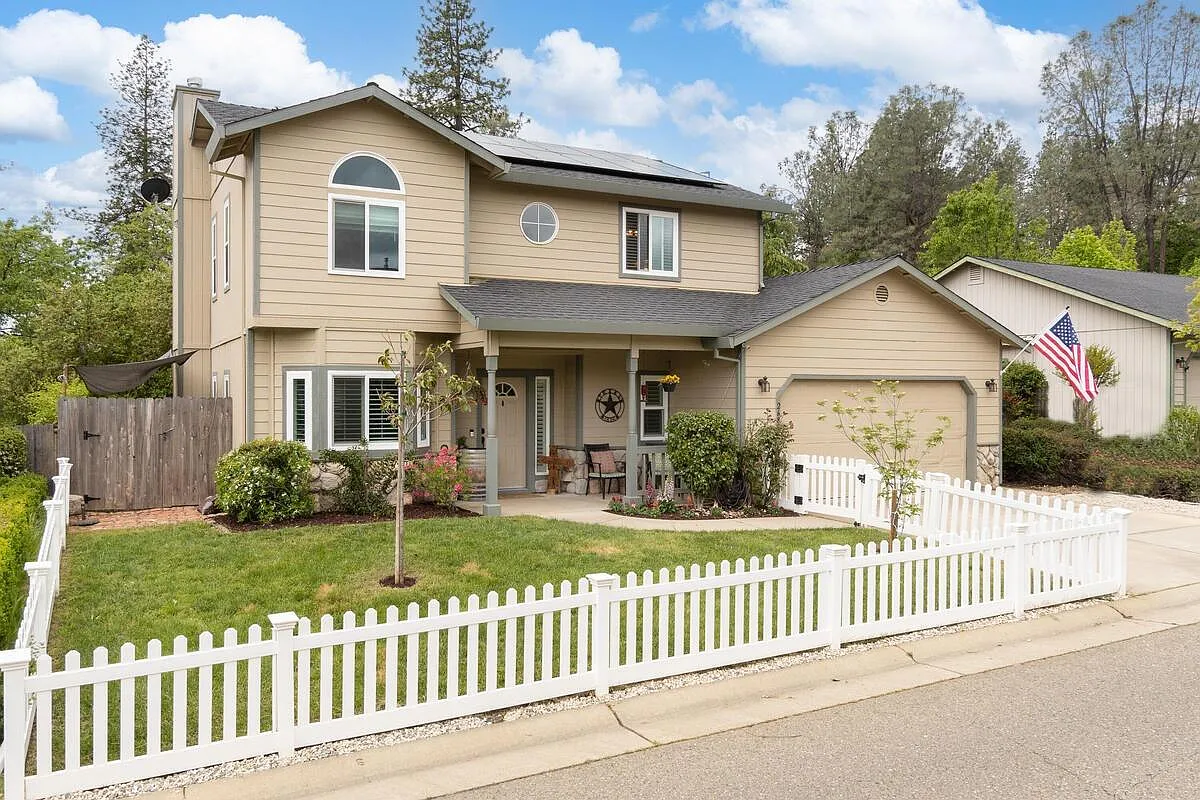 2681 Clay St photo 1