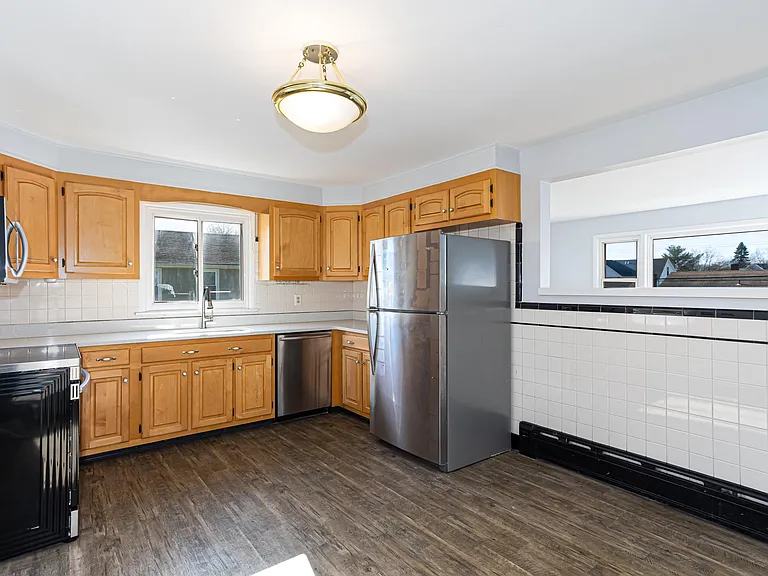 272 Hunyadi Ave #2 — Photo 8