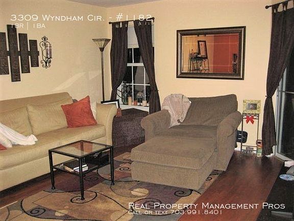 4th image of 3309 Wyndham Cres #1182