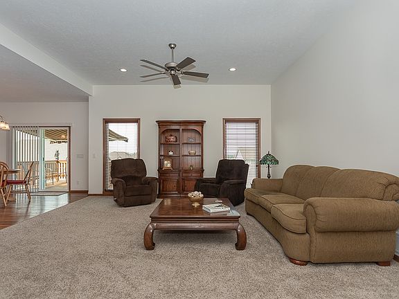 4th image of 17123 Jessica Ln