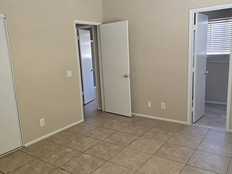 13715 El Rio Ln — Photo 10