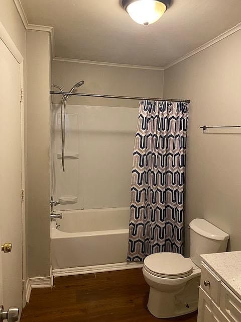 1st image of 1211 W Walnut Ave