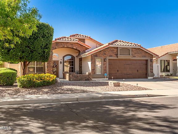 3rd image of 6929 E MEDINA Avenue